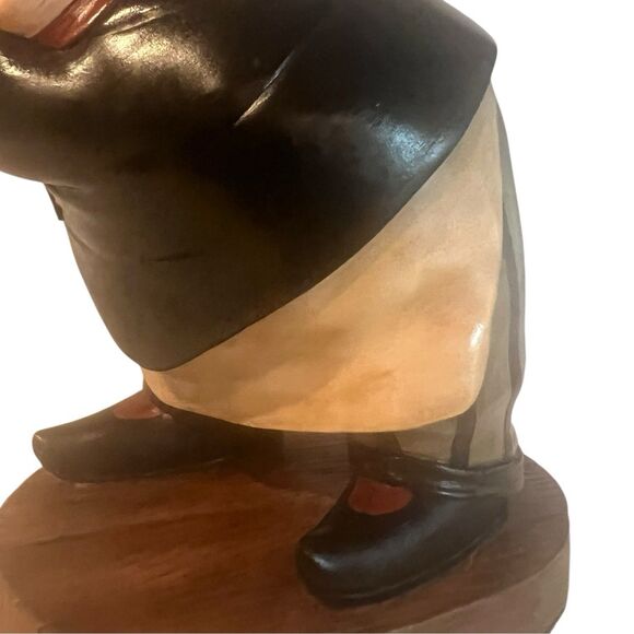 Signed 2003 Resin Wine Holder Sculpture Waiter Butler Style Bar Collectible - Picture 15 of 15